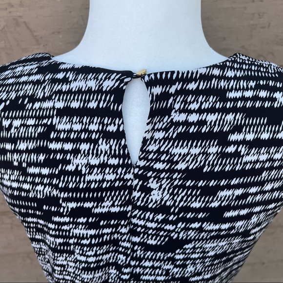 Calvin Klein abstract sleeveless tank - Picture 4 of 6